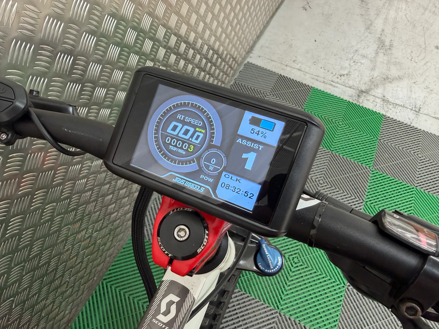 Scott pilot 30 2000w 62v electric e bike - Image 5